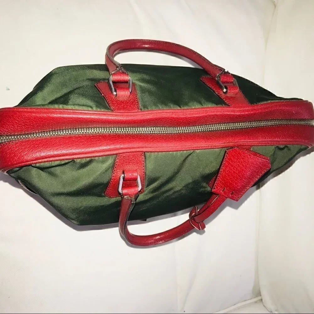 Auth Prada red leather and green nylon hand bag - Picture 14 of 16
